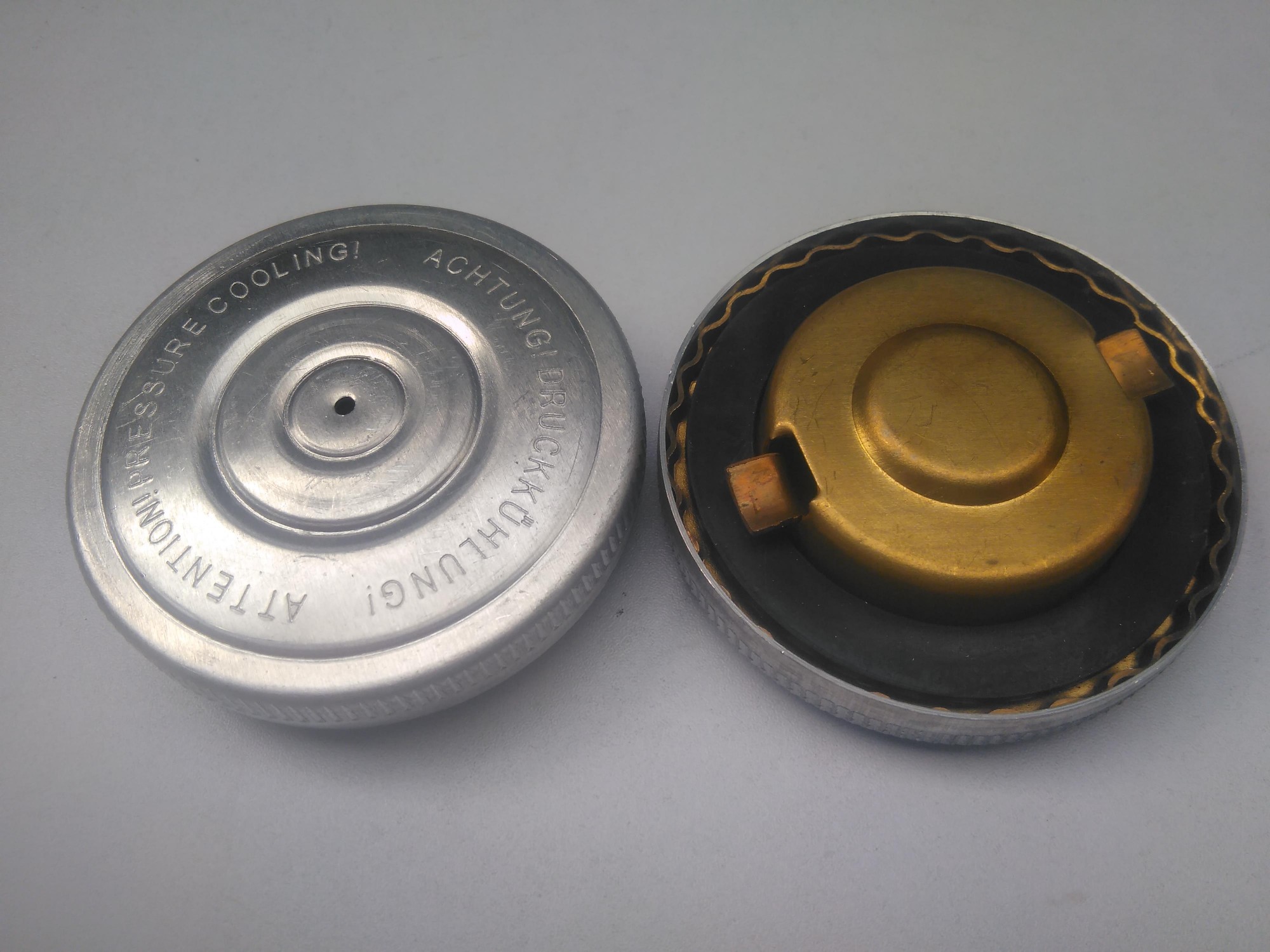 Radiateurdop / Kuhlerdeckel IHC McCormick 60mm